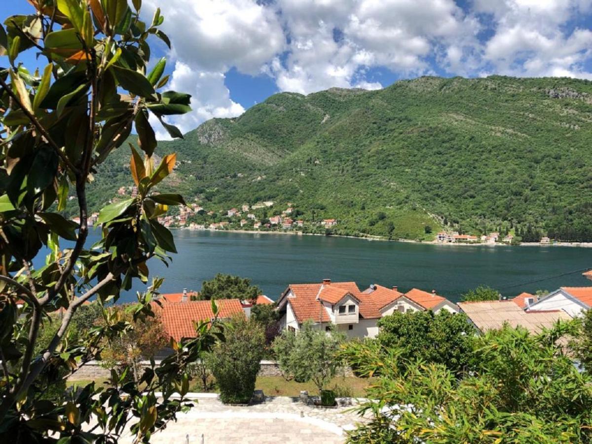 Apartments Todorovic Tivat Exterior foto