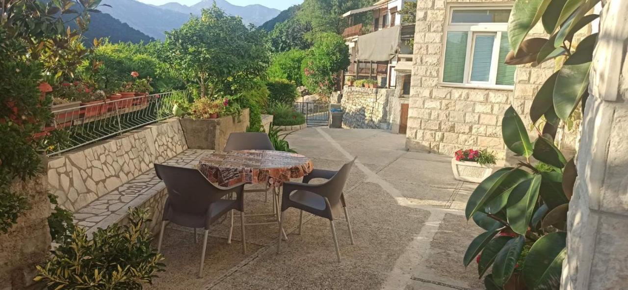 Apartments Todorovic Tivat Exterior foto